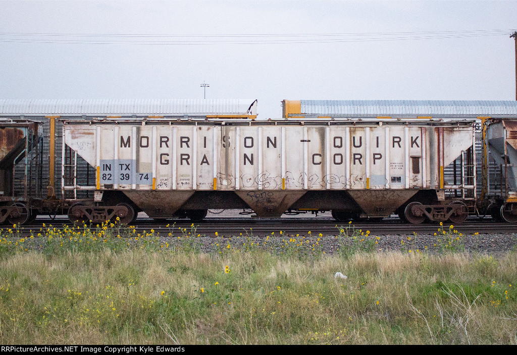 INTX Covered Hopper #823974