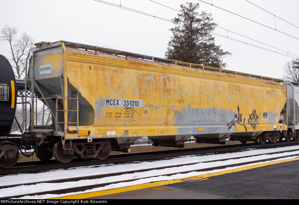MCEX Covered Hopper #351010 on Q410