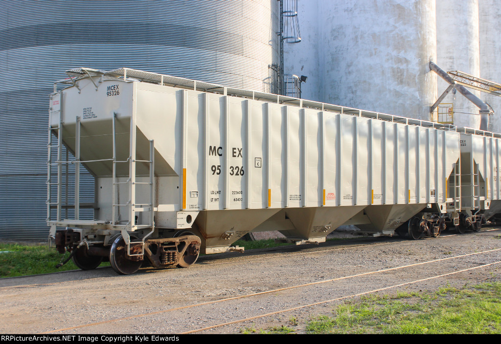 MCEX Covered Hopper #95326