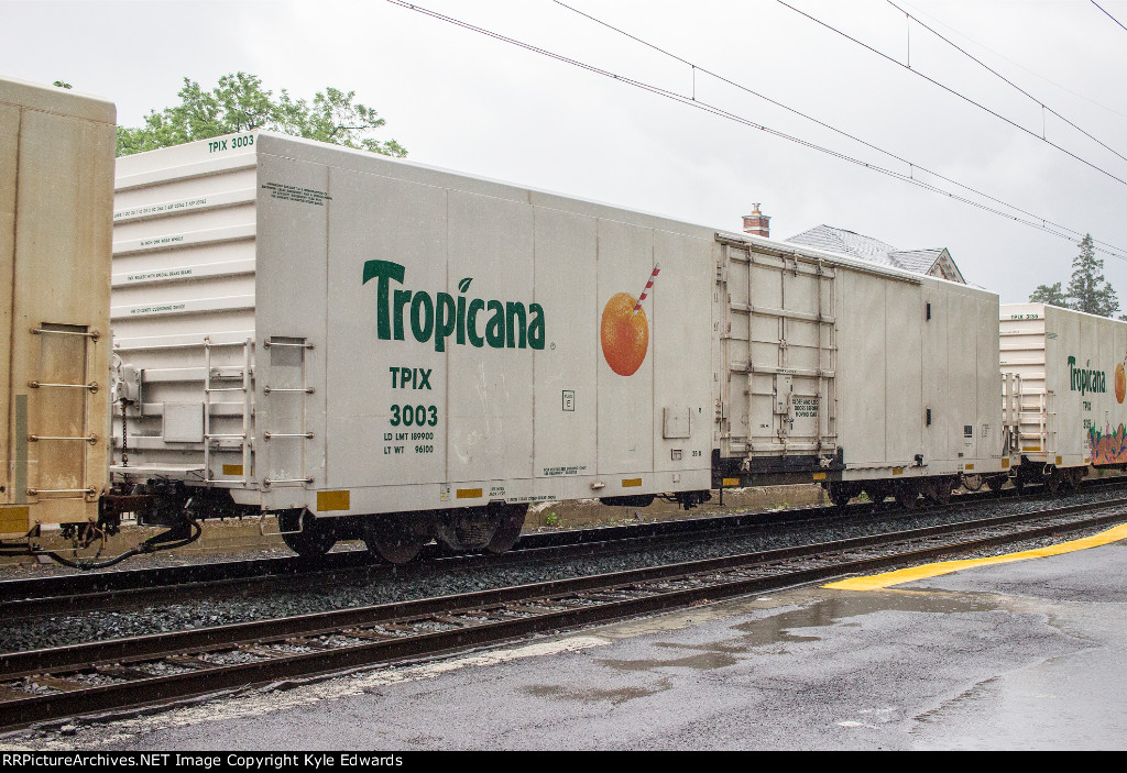 TPIX Reefer #3003 on Q032
