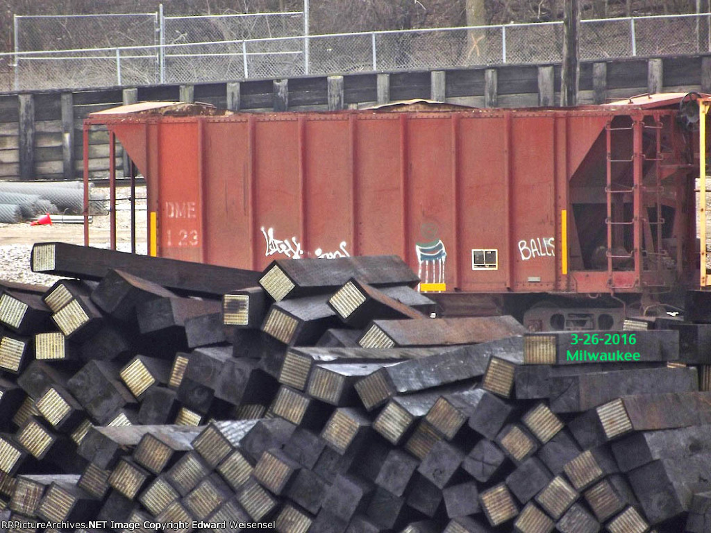 Ballast cars from the west