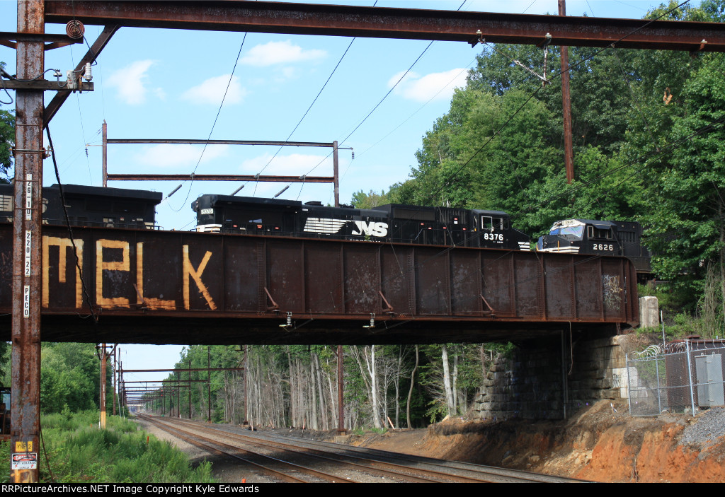 NS C40-8W #8376 on 17G