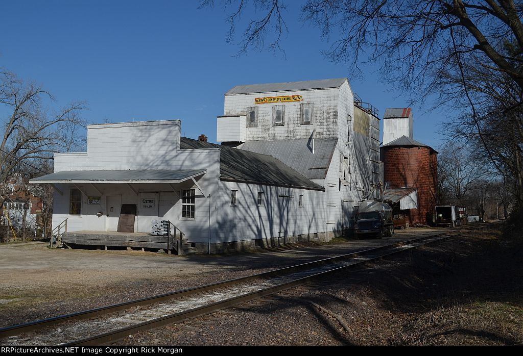 Grain Elevator and Feed Store in St Gen