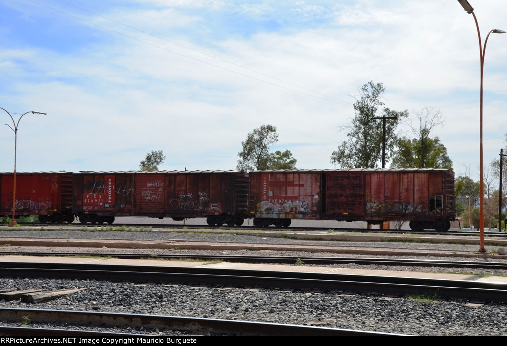 FXE Box car ex NdeM with graffiti