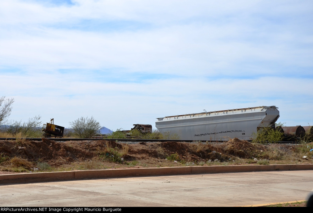 NRLX Covered Hopper in cementery