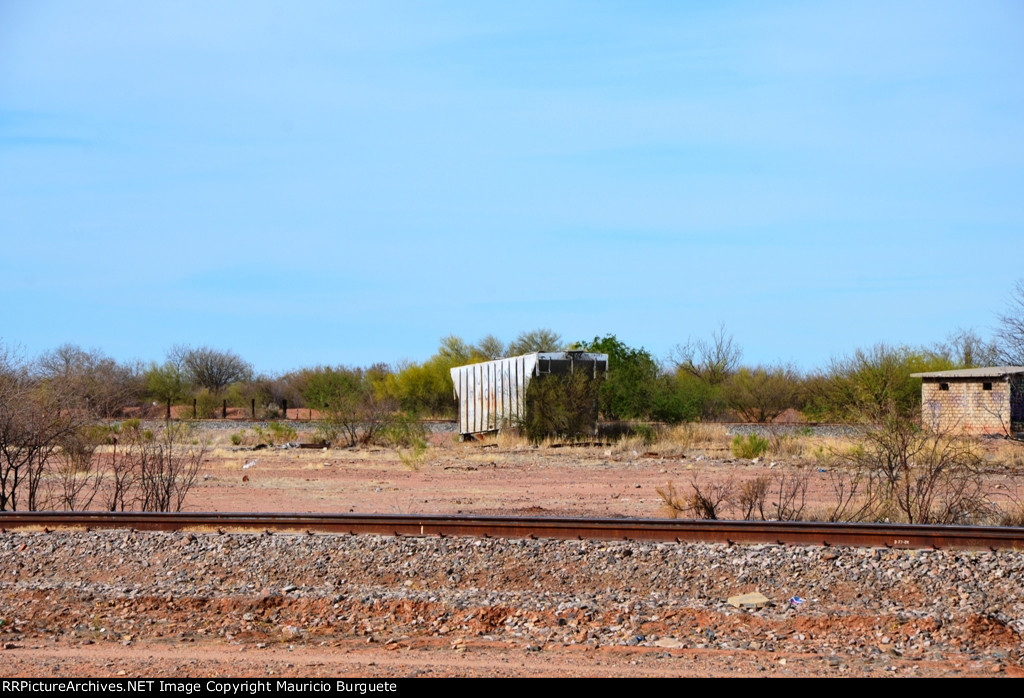UP Covered Hopper in rail car cementery