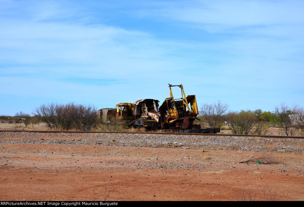 MoW equipment in rail car cementery