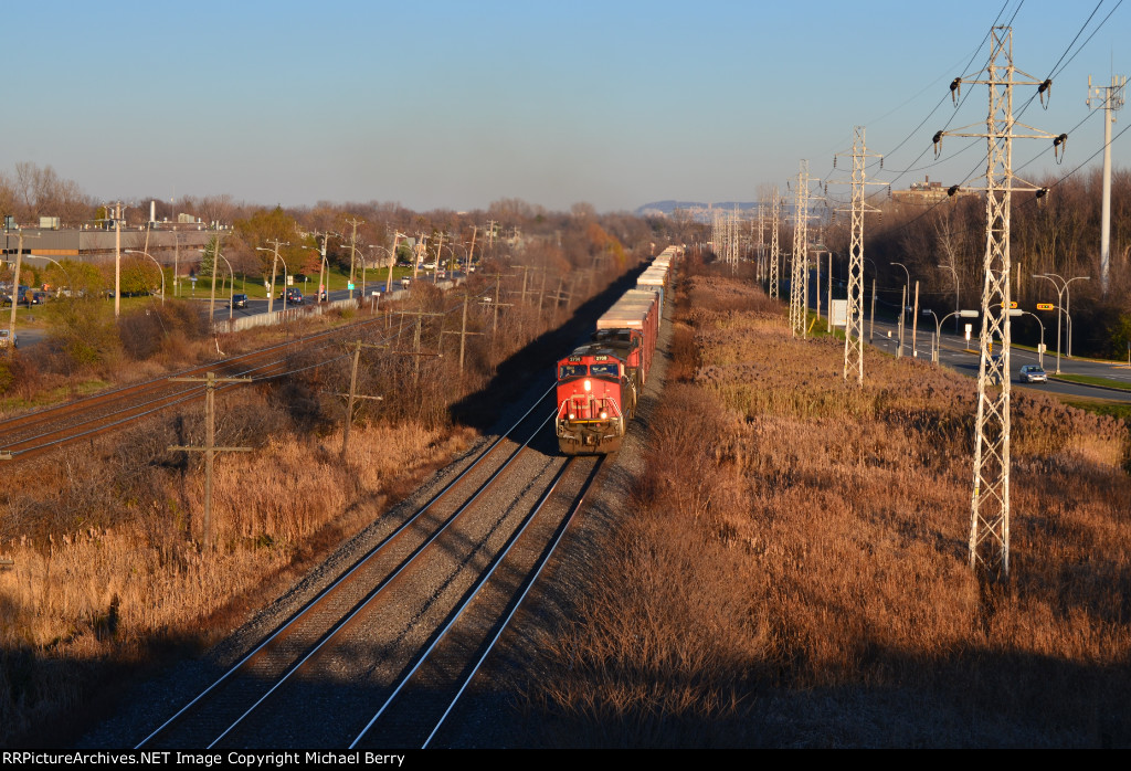 CN westbound approaching St-Jean overpass