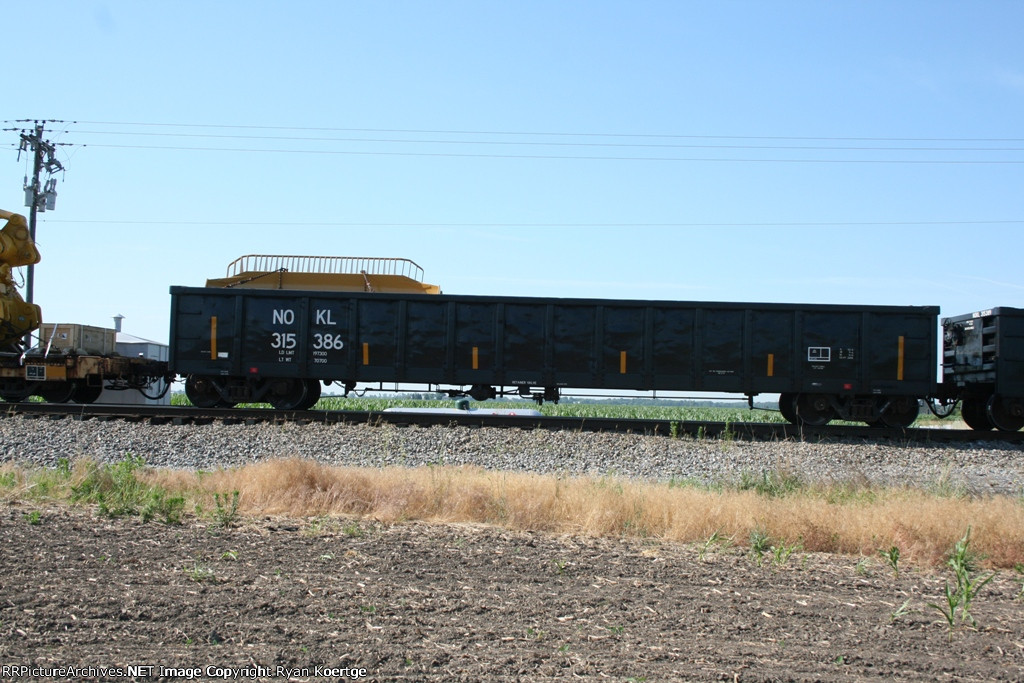 Cat blade in a NOKL 315386 gondola