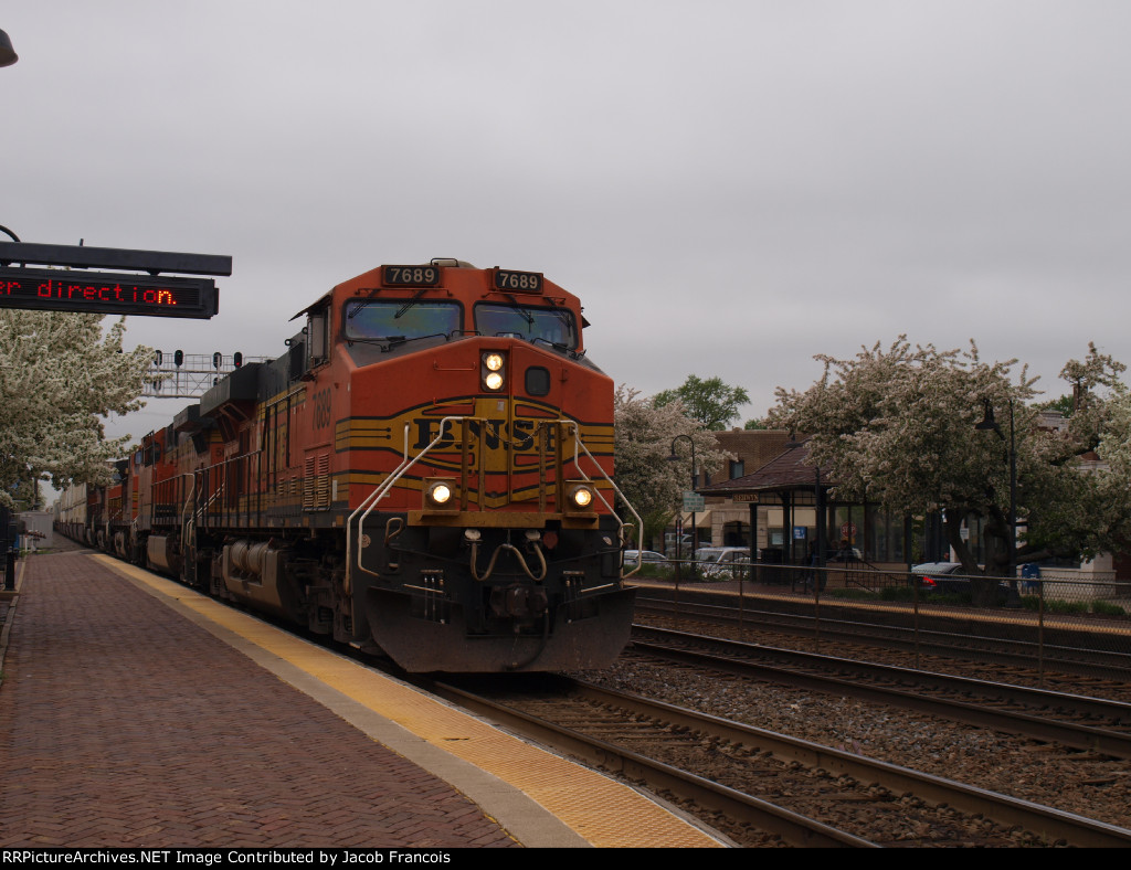 BNSF 7689