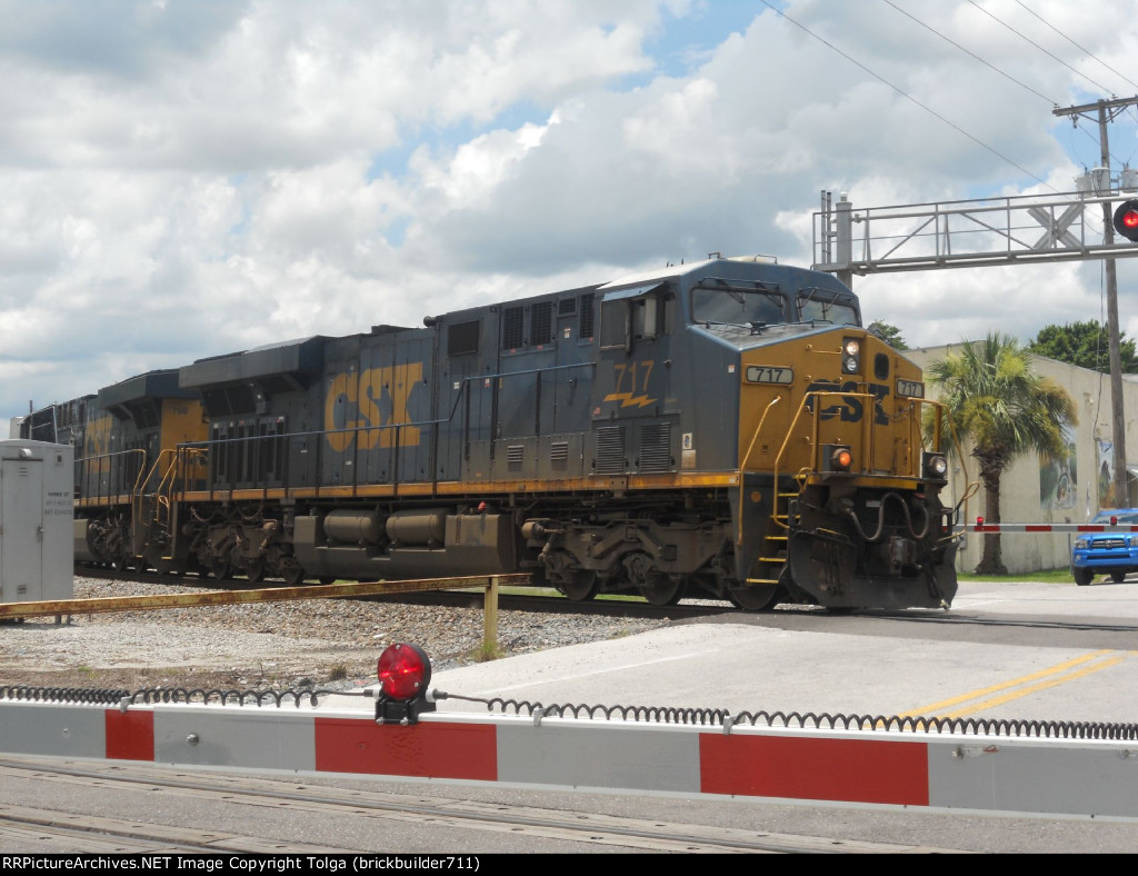 Wed. Railfanning CSX Q74011