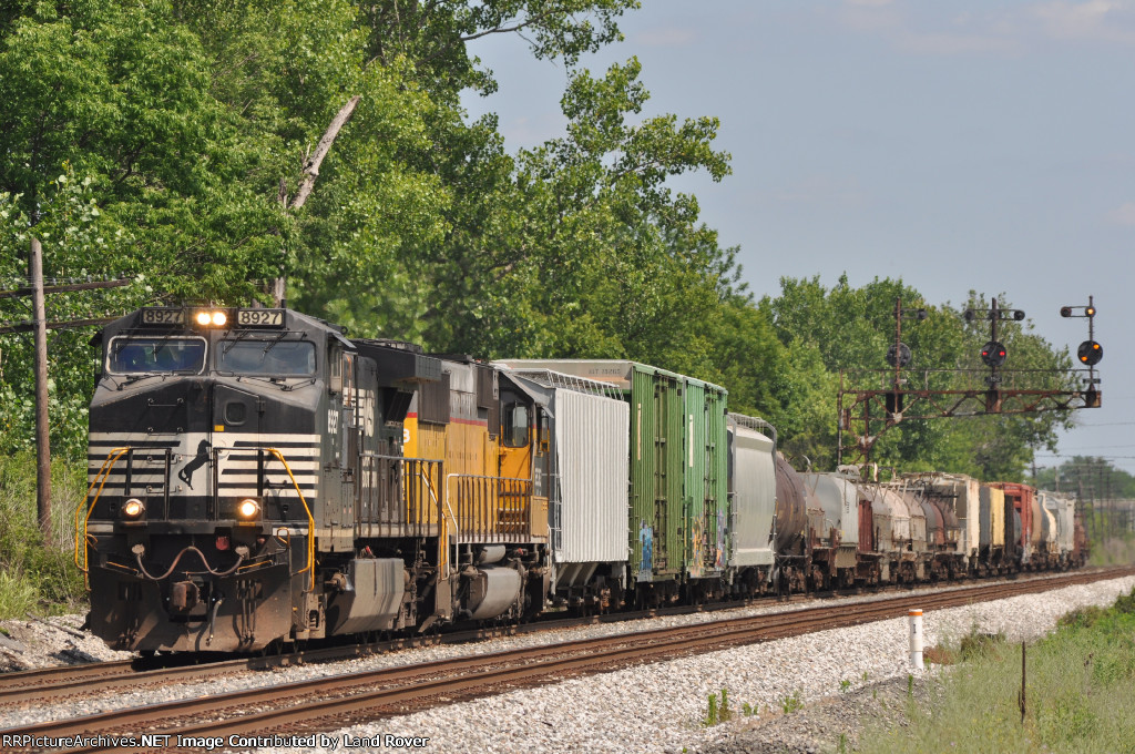NS 8927 On NS 142 Northbound