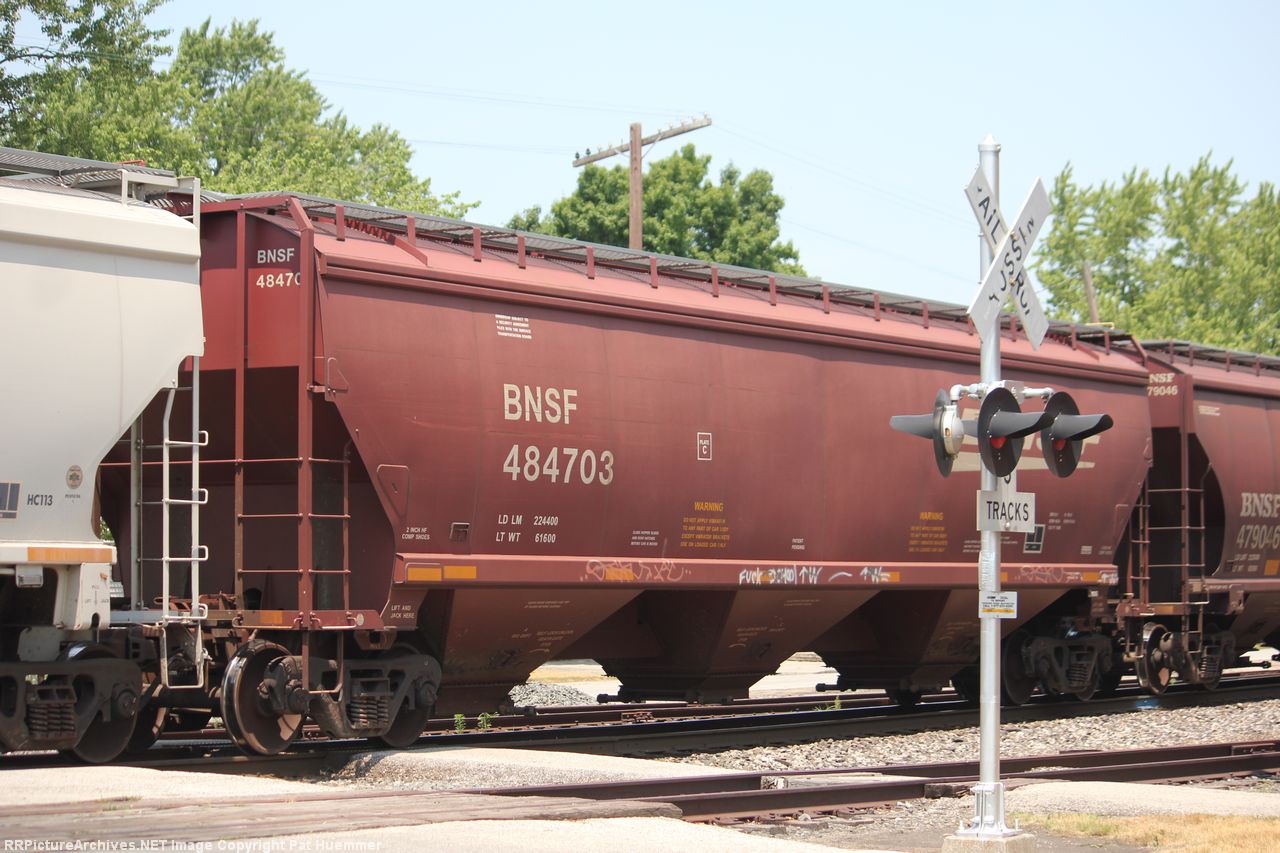 BNSF 484703