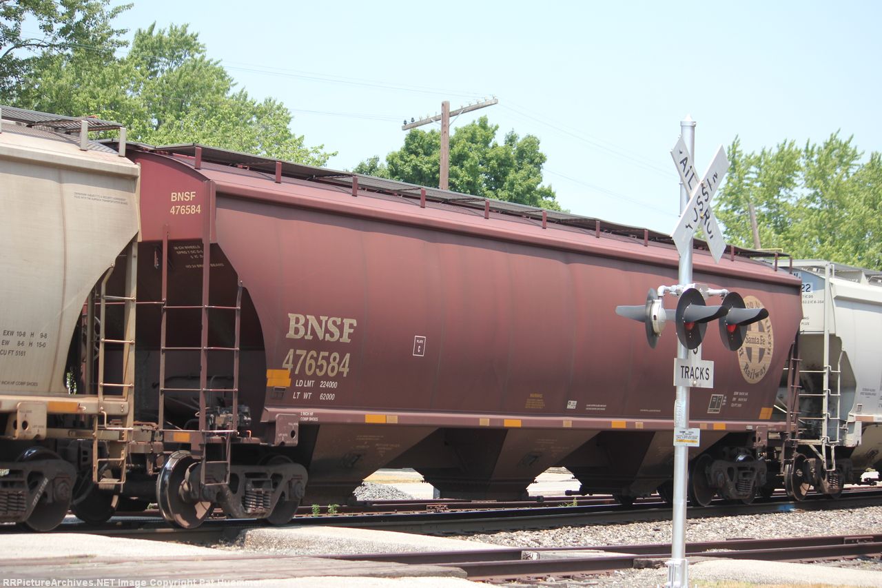 BNSF 476584