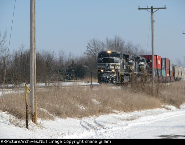 Wb NS 112 heads into Jonesburg Mo.