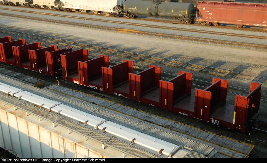 Empty BNSF Tie Car -2