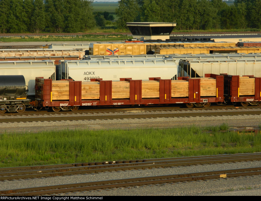 Loaded BNSF Tie Car -1