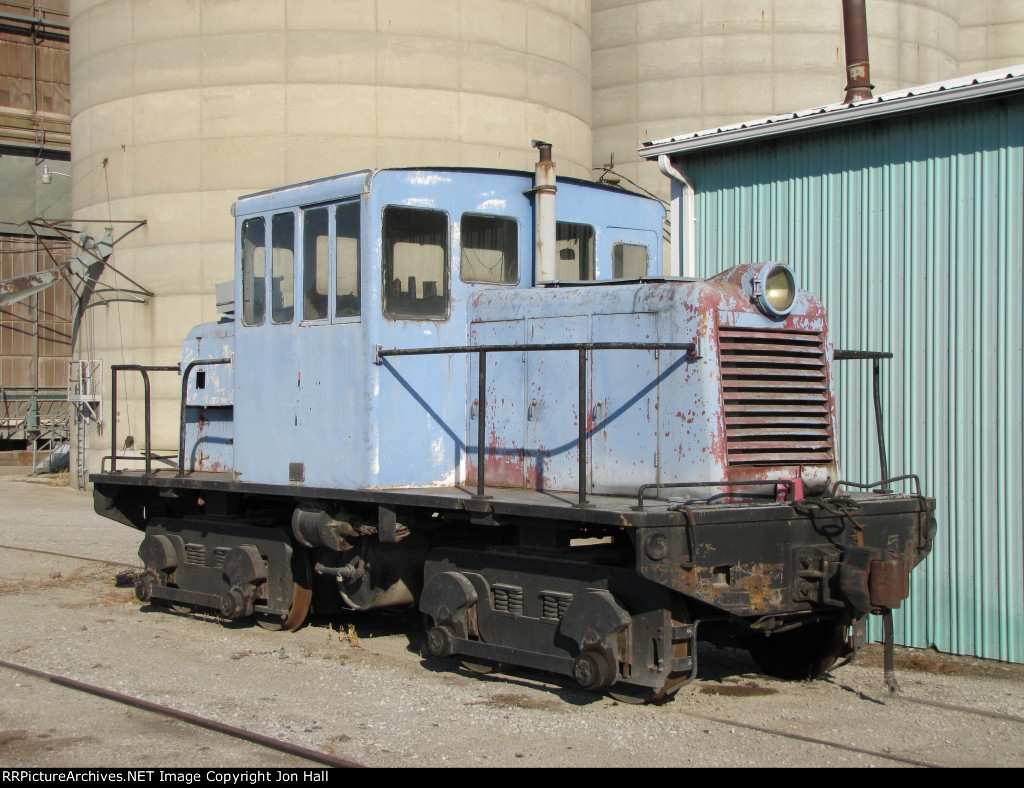 Critter at the Edgerton elevator
