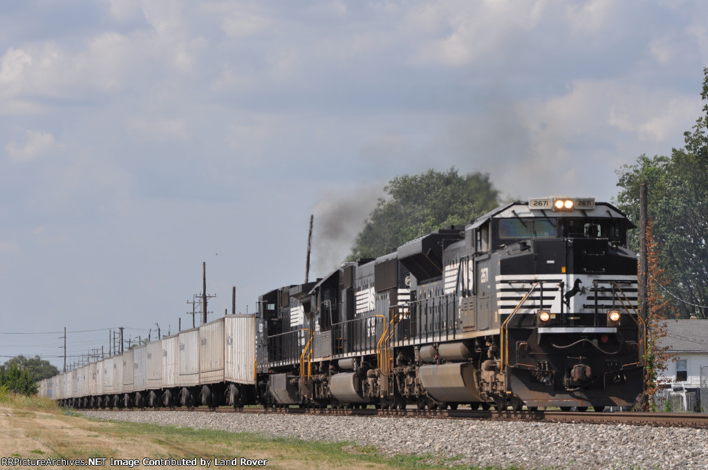NS 2671 On NS 251 Eastbound