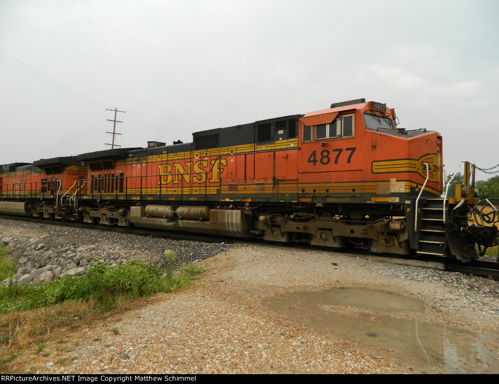 -BNSF 4877-