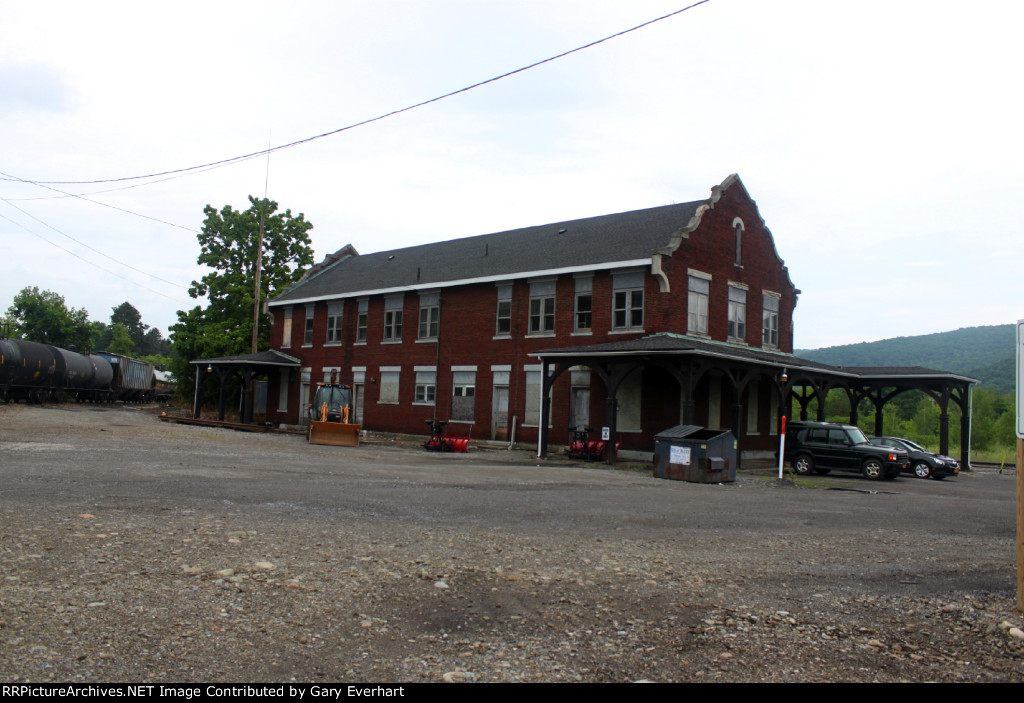 Buffalo & Pittsburgh RR yard office - ex B&O station, nee BR&P Station