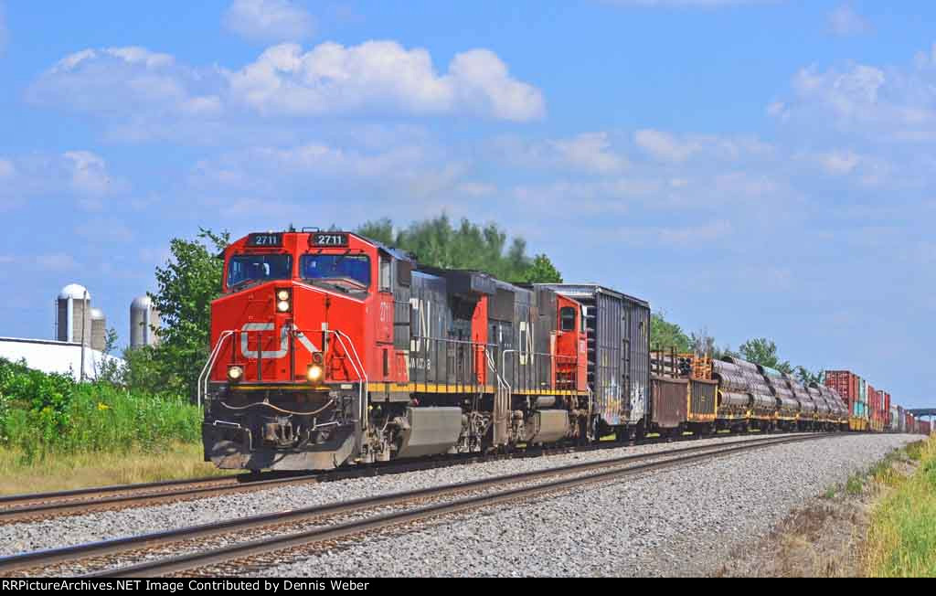 CN 2711,  CN's   Superior   Sub.