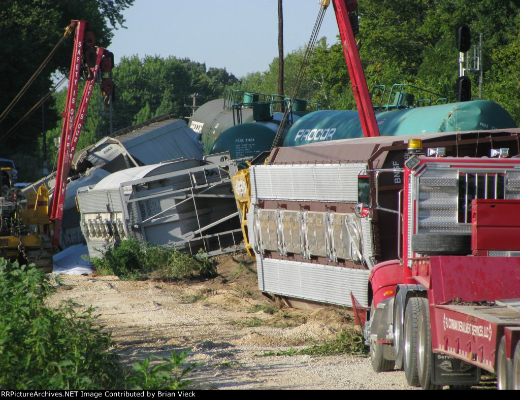 RJ Corman Derailment cleanup