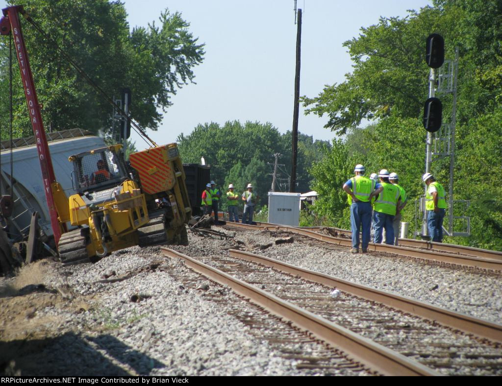 RJ Corman Derailment cleanup