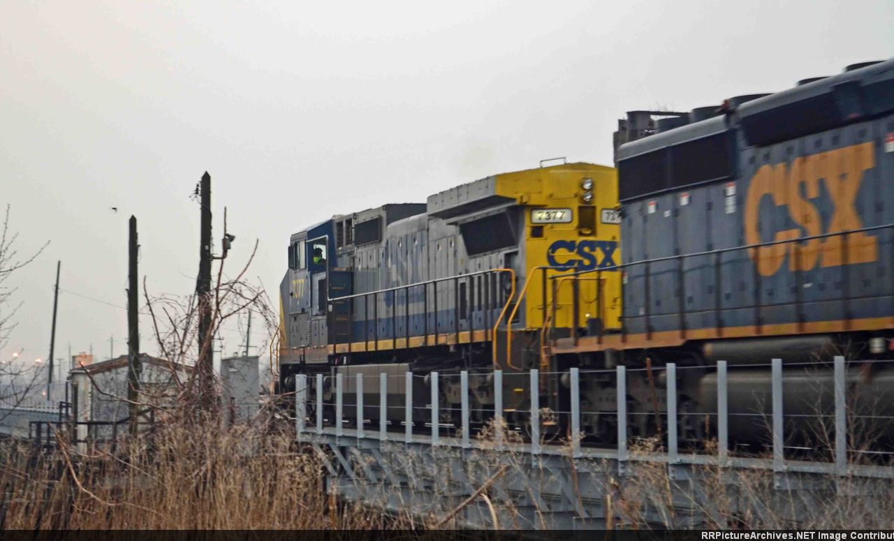 CSX 7377 CSX 8240