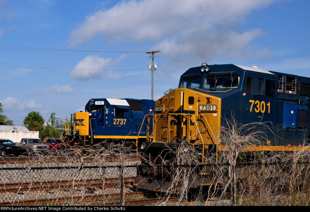 CSX 2737 and 7301