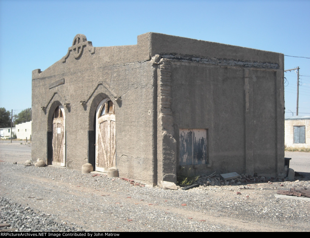 BNSF MOW Structure (ATSF Depot Remnant)