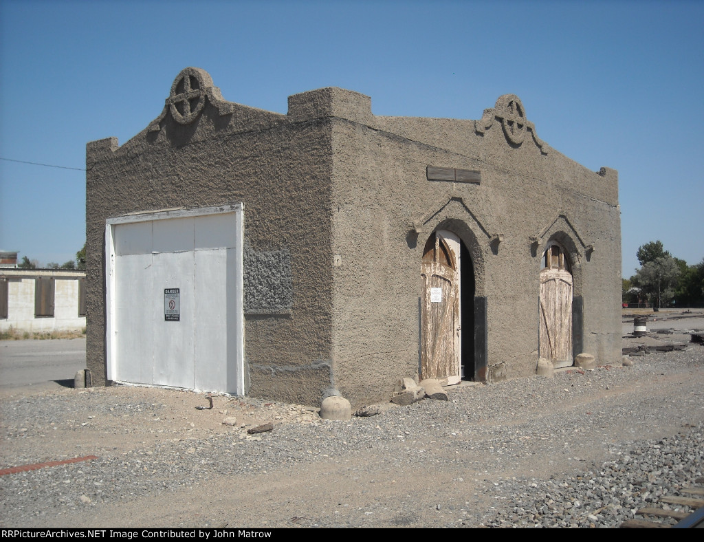 BNSF MOW Structure (ATSF Depot Remnant)