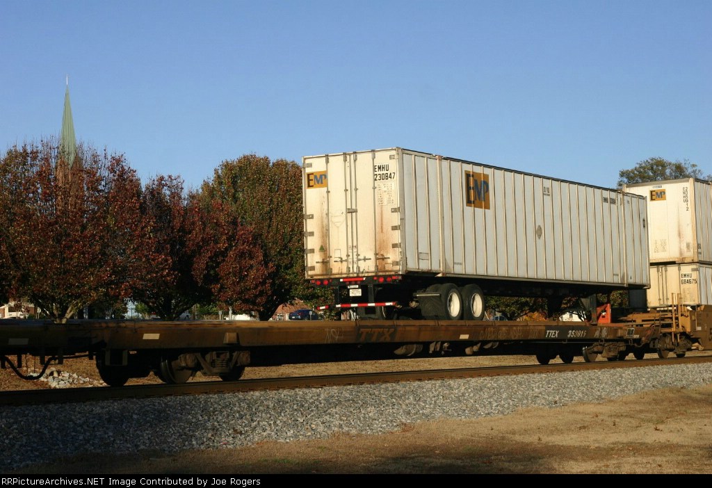 EMHU 230847