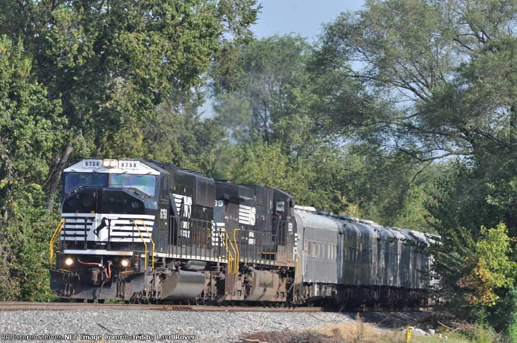 NS 6758 On NS 047 Eastbound