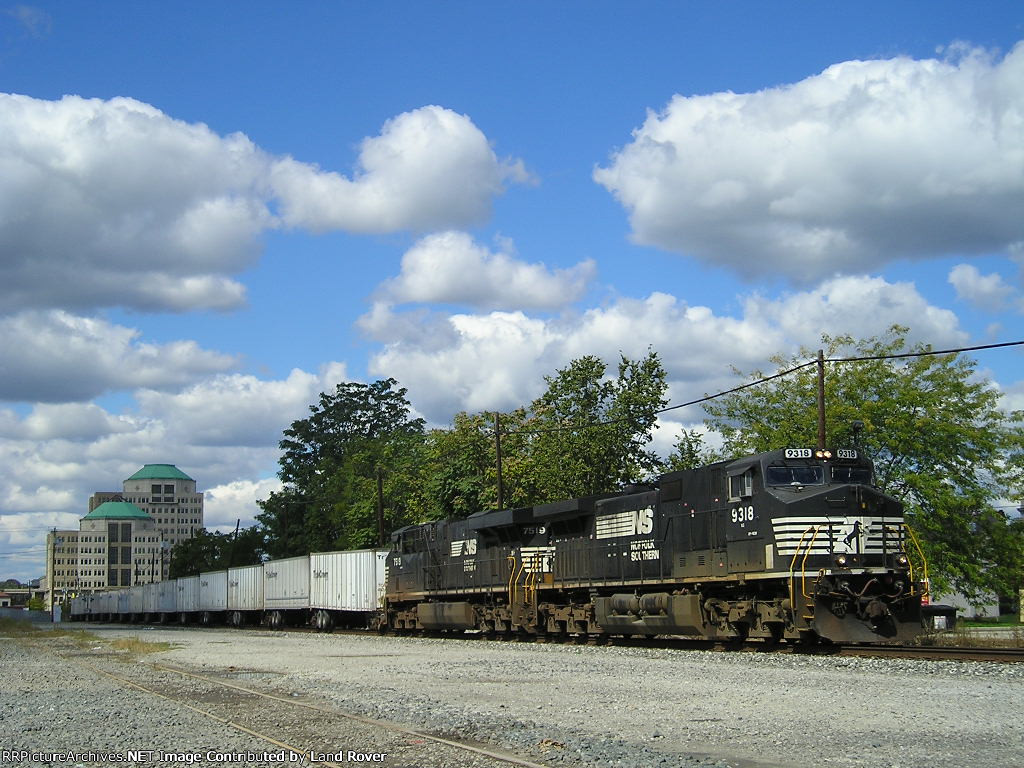 NS 9318 On NS 251 Eastbound