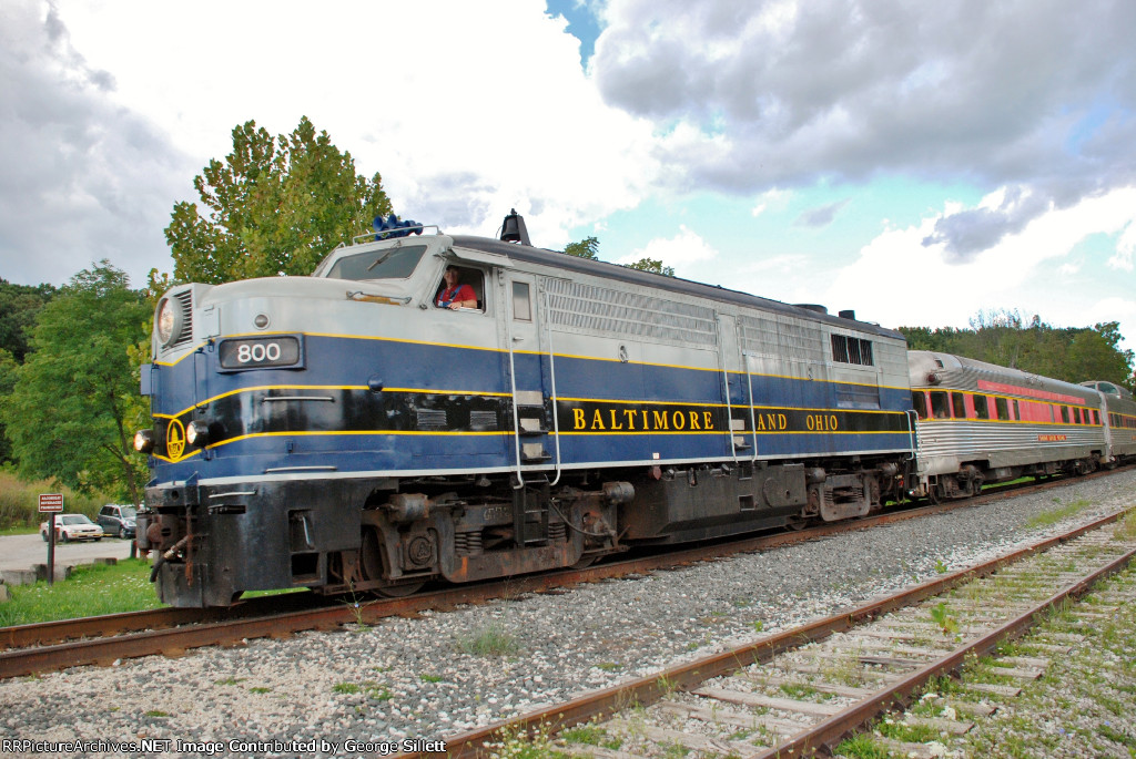 CVSR 800 powers south, had 1293 not broken down, it would have led here.