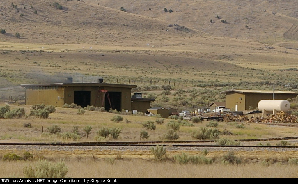 GOLDEN SPIKE ENGINE HOUSE WITH BOTH UNIT