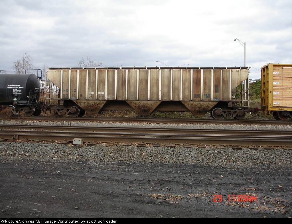 NRLX 90119 Covered Hopper WB