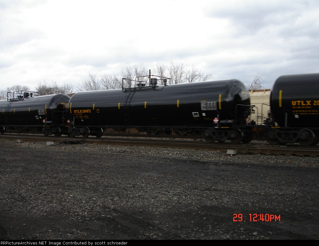 UTLX 204872 & UTLX 204860 Tankcar's EB