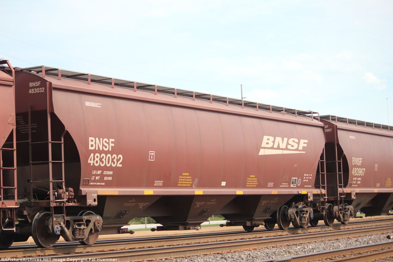 BNSF 483032