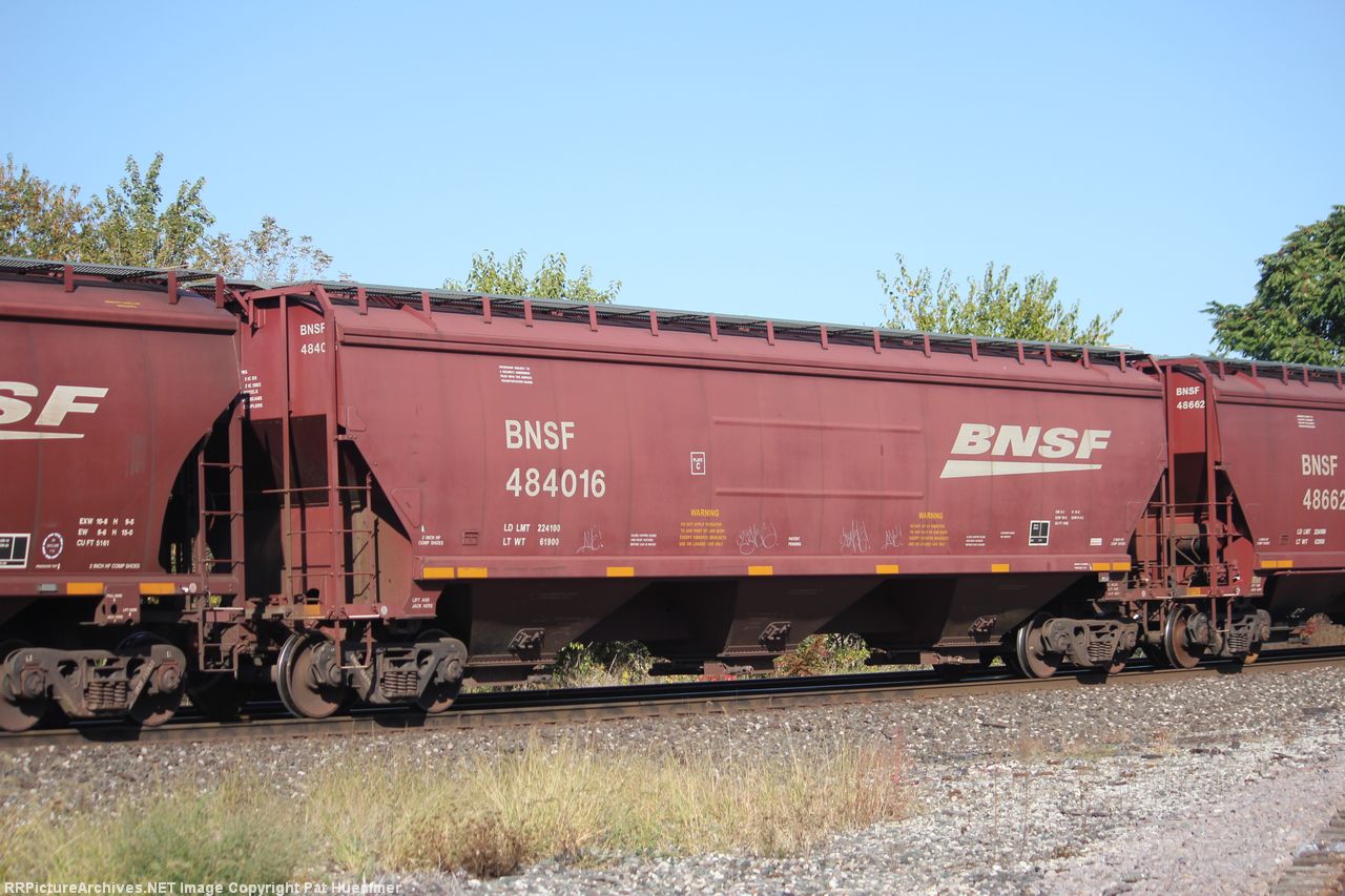 BNSF 484016