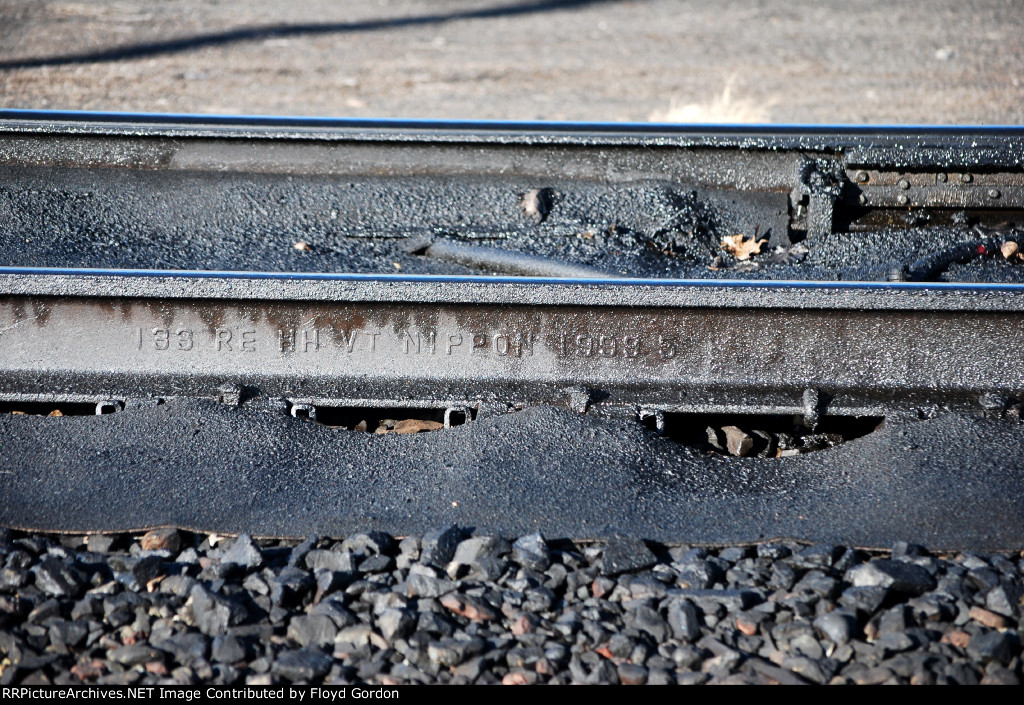 133 lbs NIPPON 1999 rail by wheel flange oiler