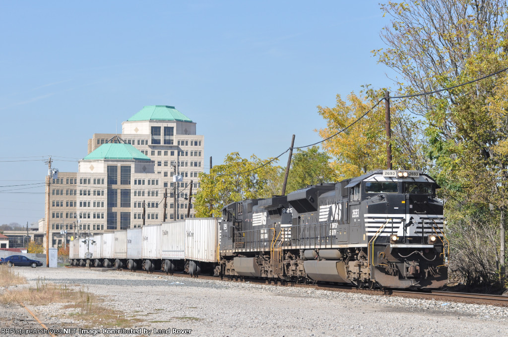 NS 2693 On NS 251 Eastbound