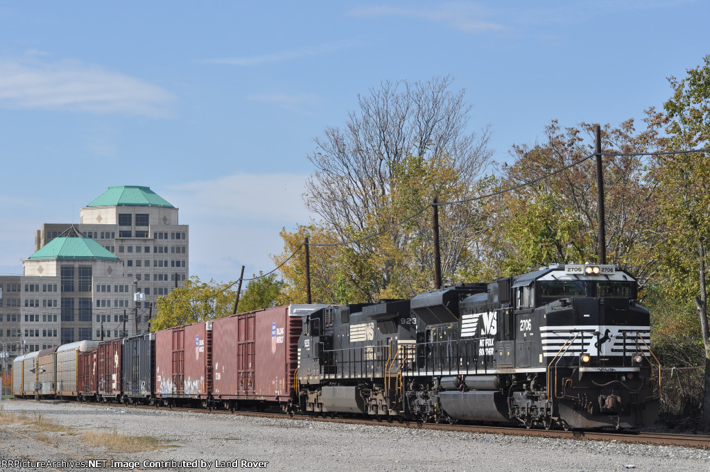 NS 2706 On CSX Q 241 Eastbound
