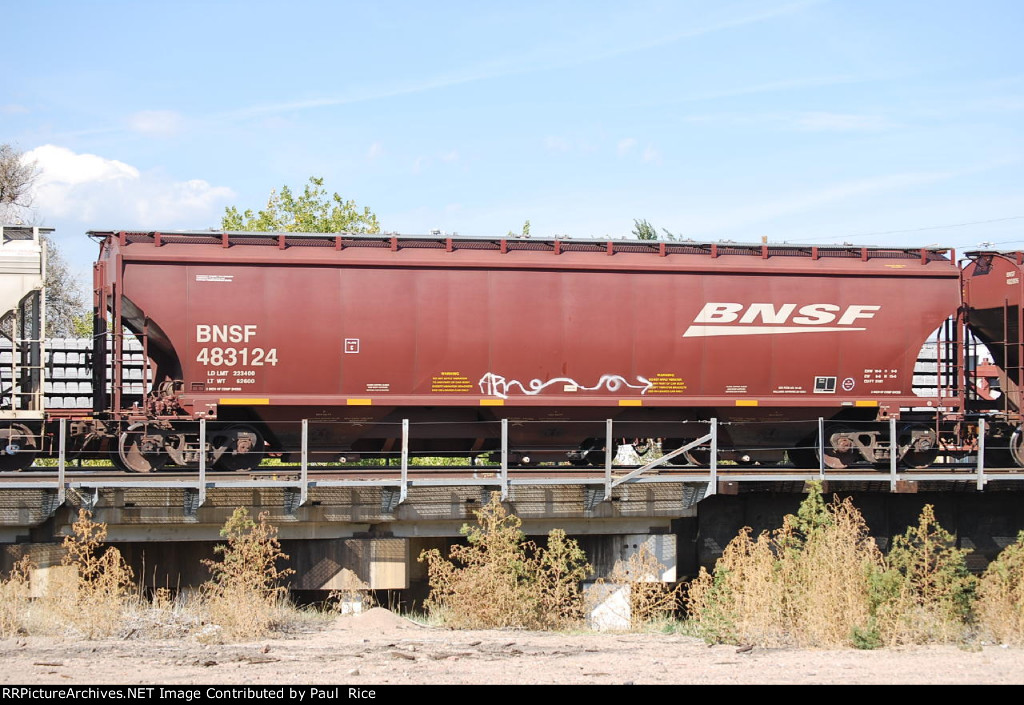 BNSF 483124