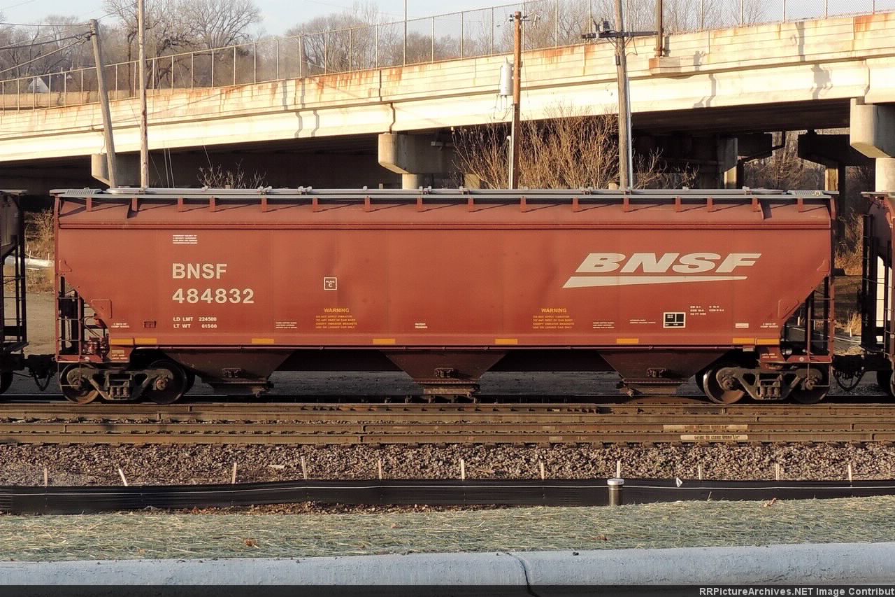 BNSF 484832