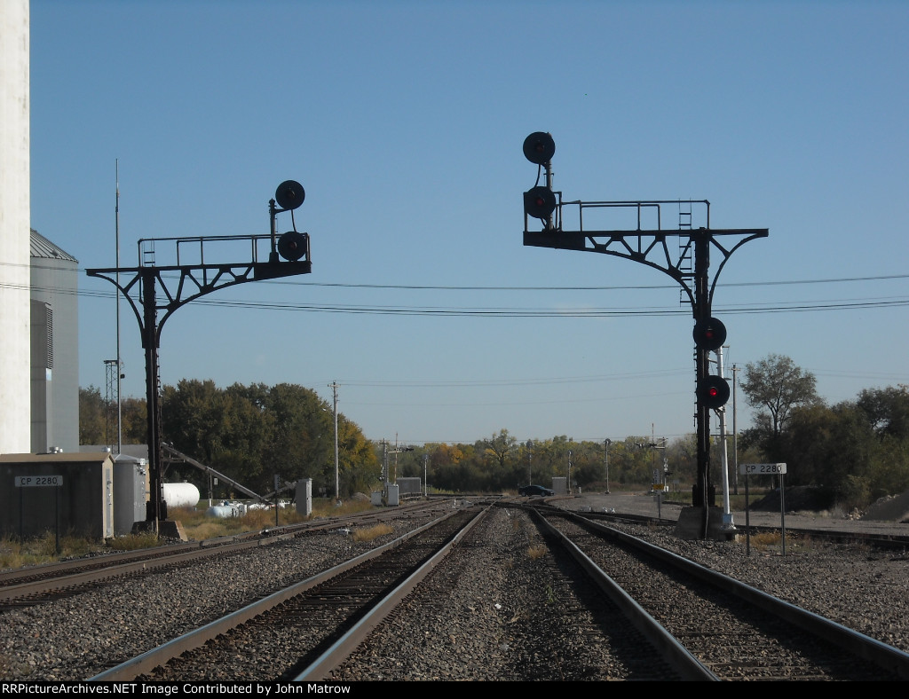 Cantilevers on 2012, on the Transcon no less!
