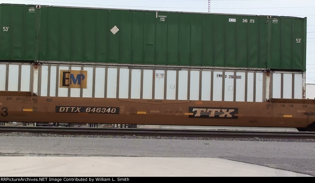 EB Hot Shot Manifest Frt at LV Roundhouse  (20)