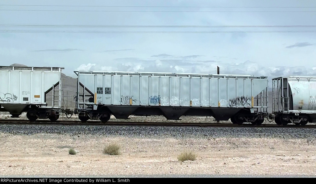 EB Manifest Frt at Apes  -30