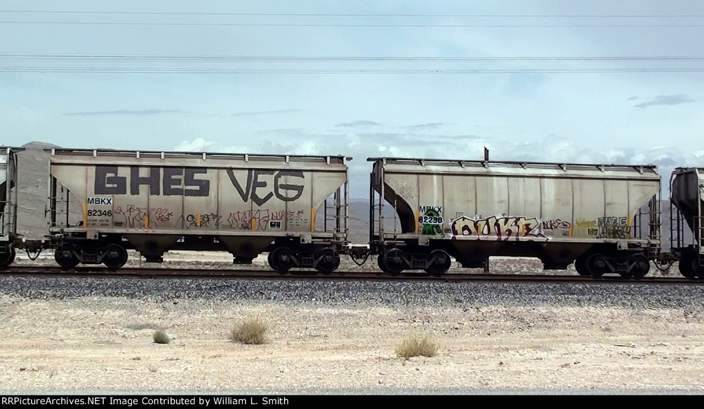 EB Manifest Frt at Apex  -52